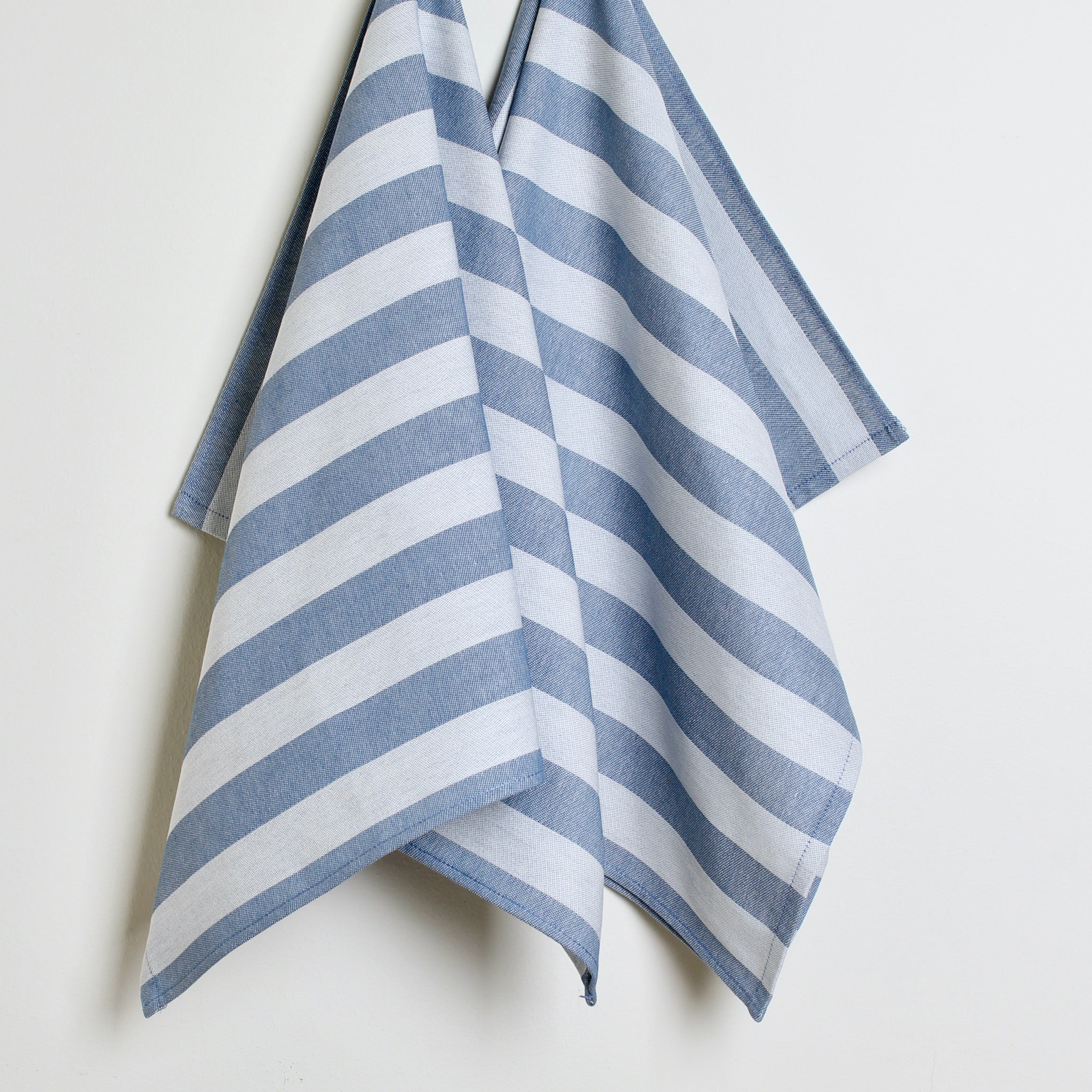 Soft and practical cotton towel for dishes, hands, and counters