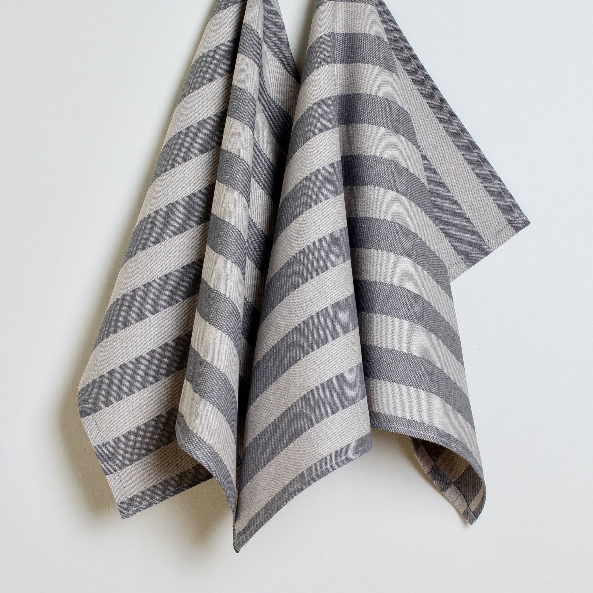 Cotton kitchen towel 50x70 cm with grey and beige stripes