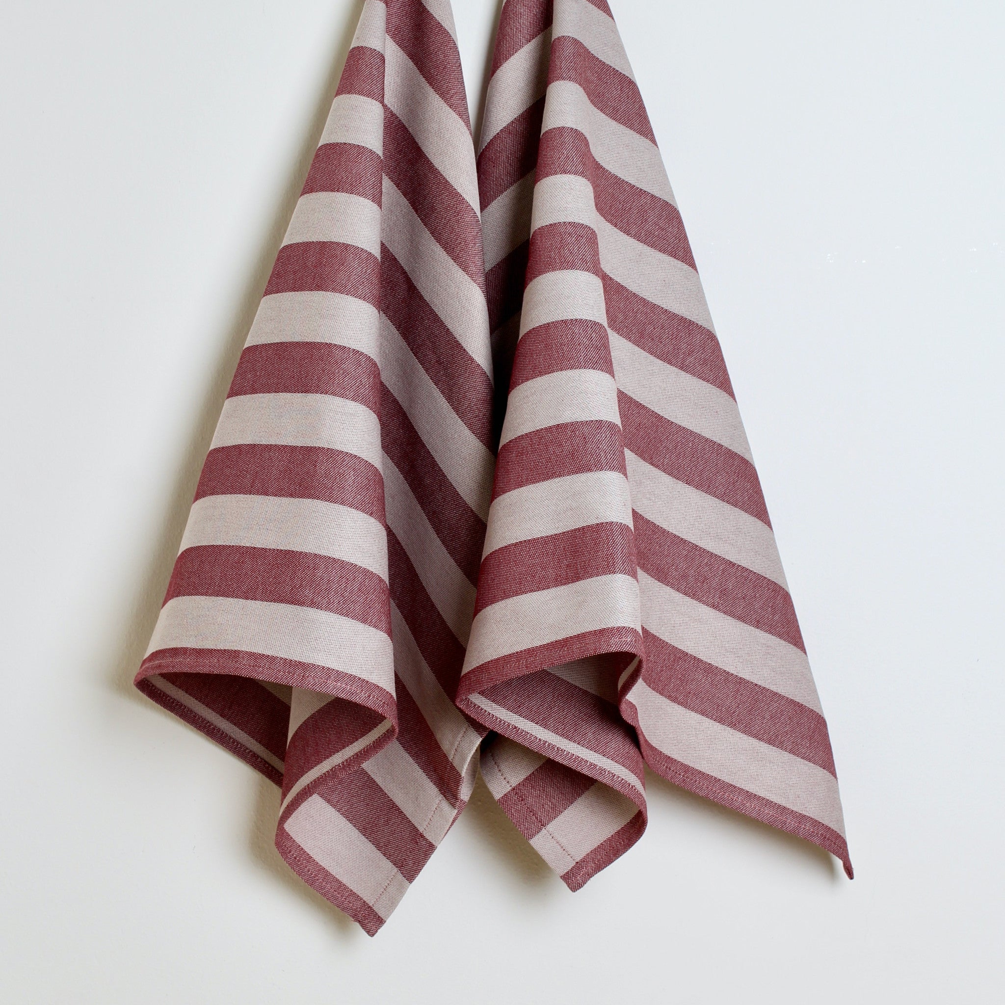 Cotton kitchen towel 50x70 cm with red and beige stripes