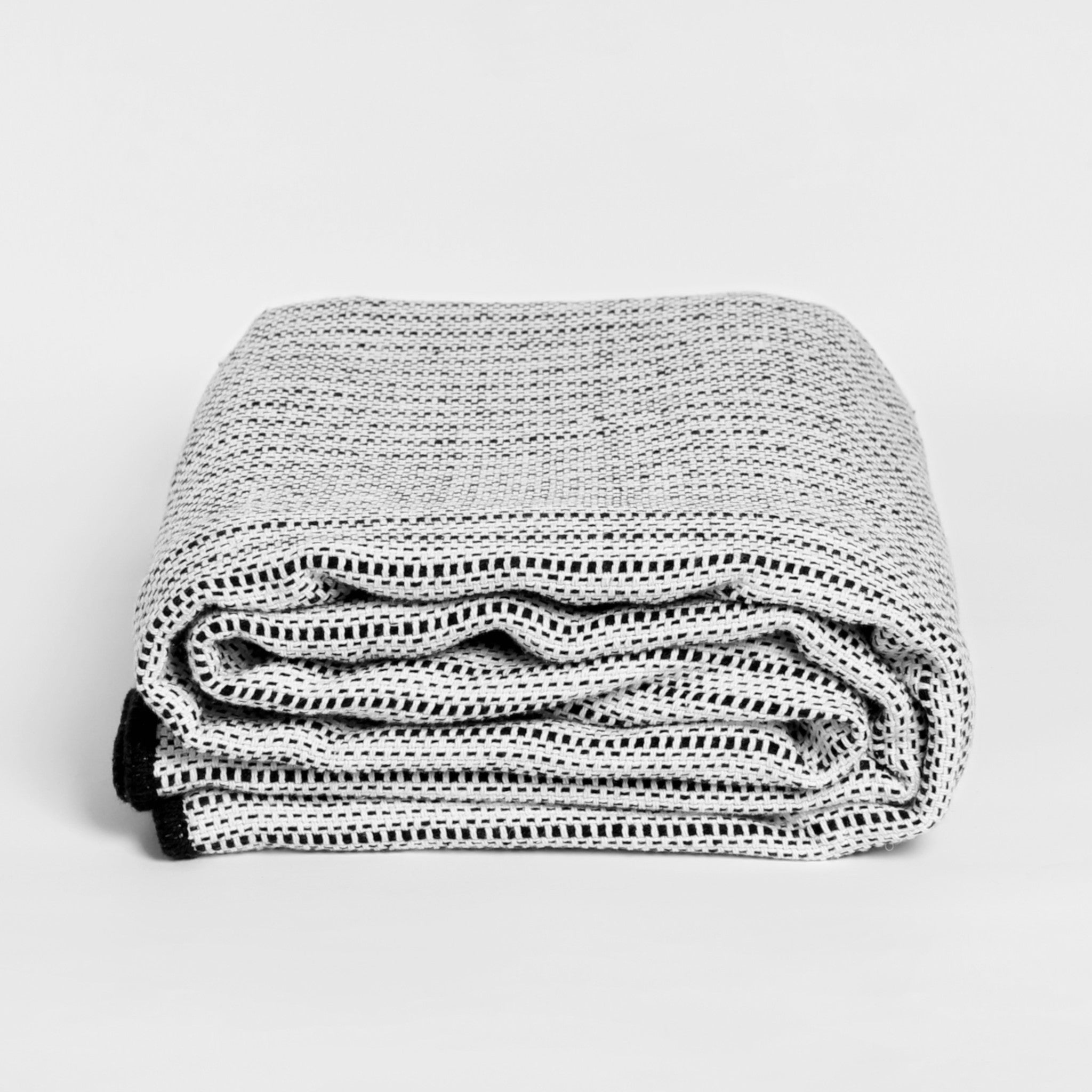 Portuguese MENIZAS throw blanket 170x220 cm made from 100% recycled cotton, handwoven on traditional looms — eco-friendly sustainable bed cover and decorative sofa throw