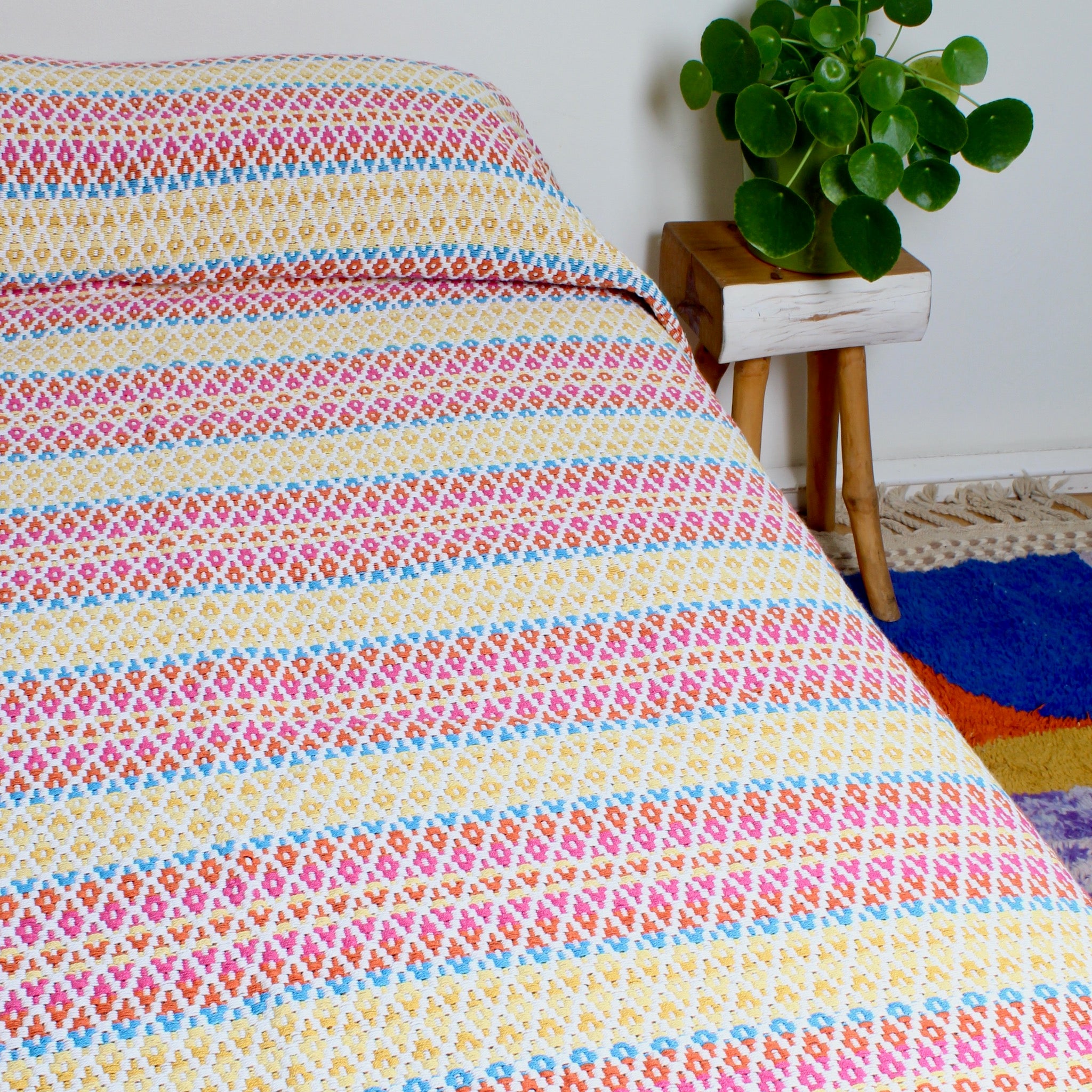 Colorful recycled cotton blanket 180x220 cm — eco-friendly boho throw for bed or sofa — artisan-made in Portugal for sustainable home decor